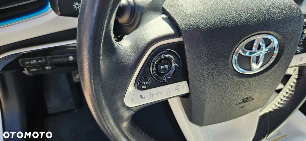 Toyota Prius Hybrid Executive - 28
