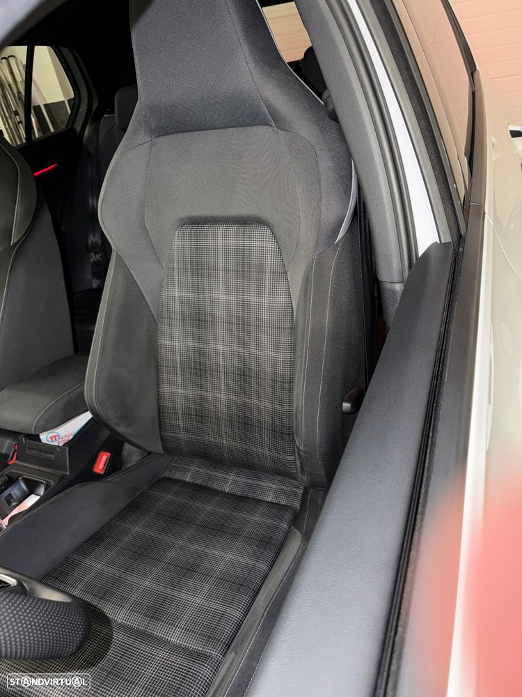 VW Golf 2.0 TDI SCR DSG GTD - 6