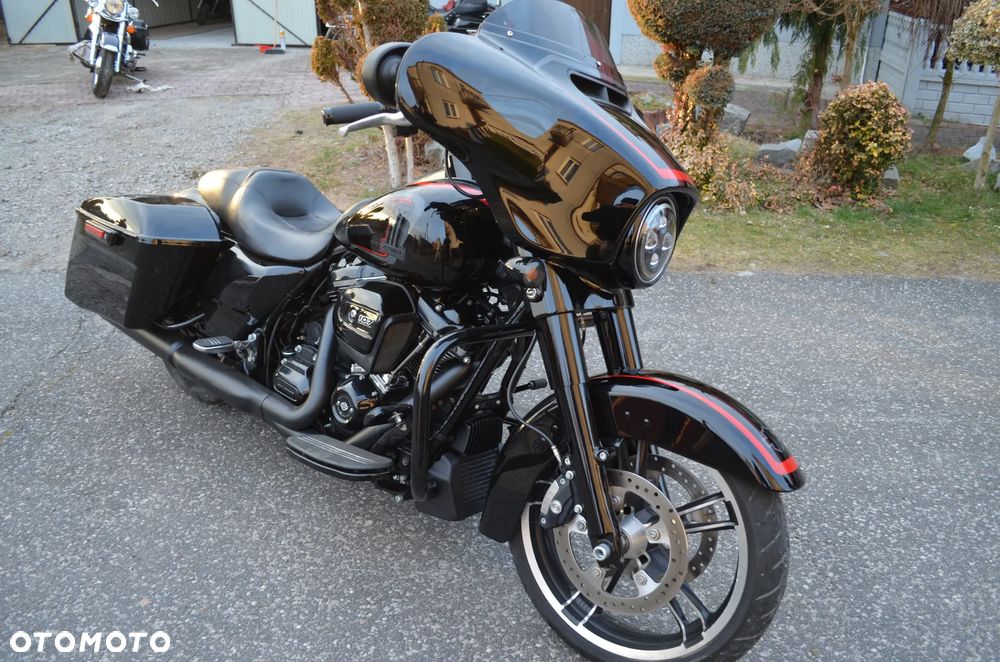 Harley-Davidson Touring Street Glide - 12