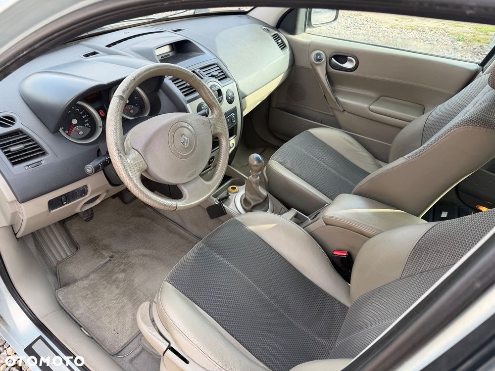 Renault Megane 2.0 Grandtour Luxe Privilege - 11