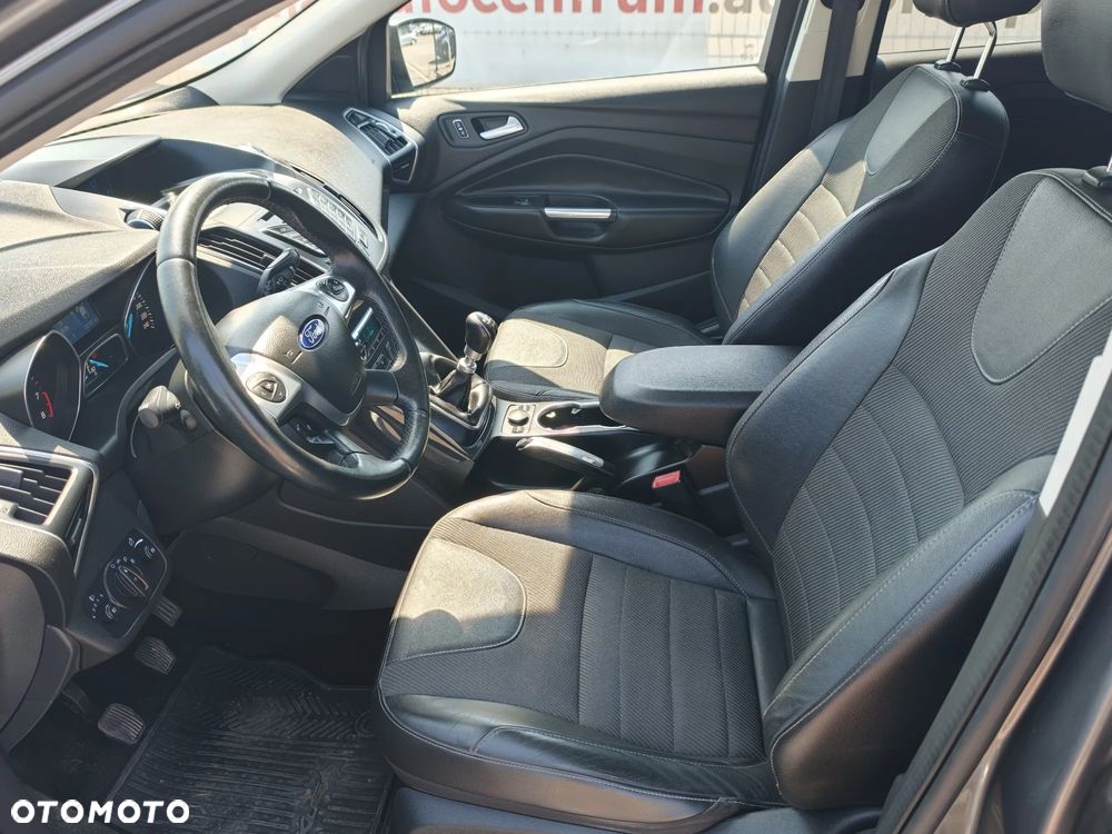 Ford Kuga - 24