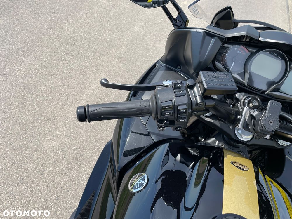 Yamaha FJR - 8