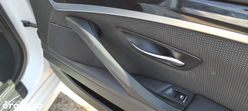 BMW Seria 5 520d Luxury Line - 27