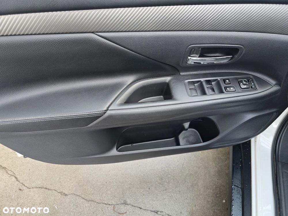 Mitsubishi Outlander 2.0 Instyle Navi CVT - 16