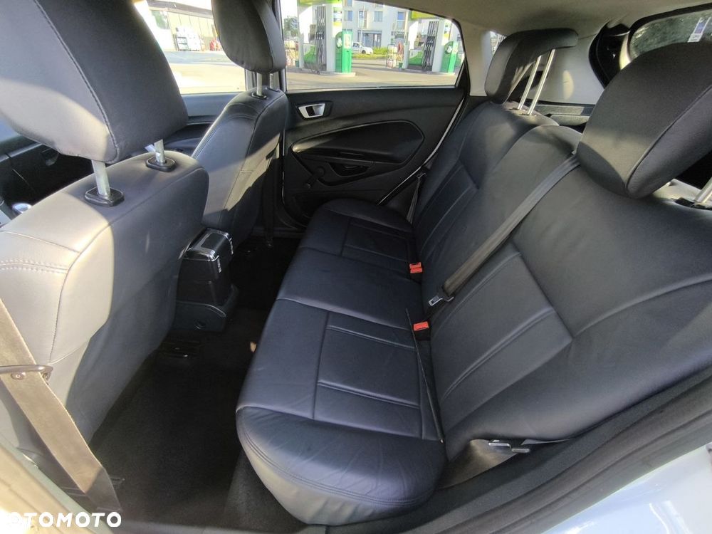 Ford Fiesta 1.6 TDCi DPF Titanium - 9