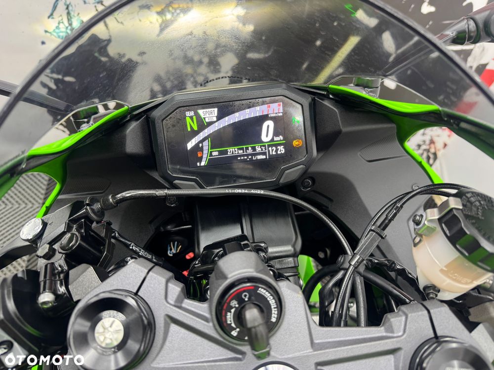 Kawasaki ZX - 22