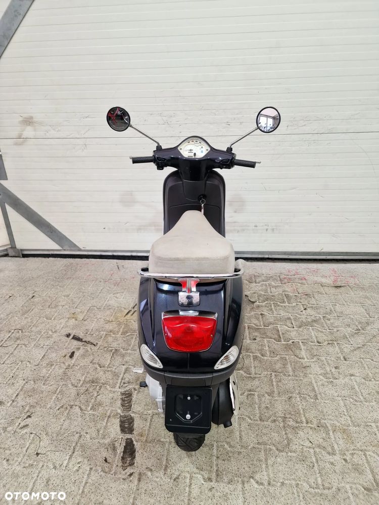 Piaggio Vespa - 25