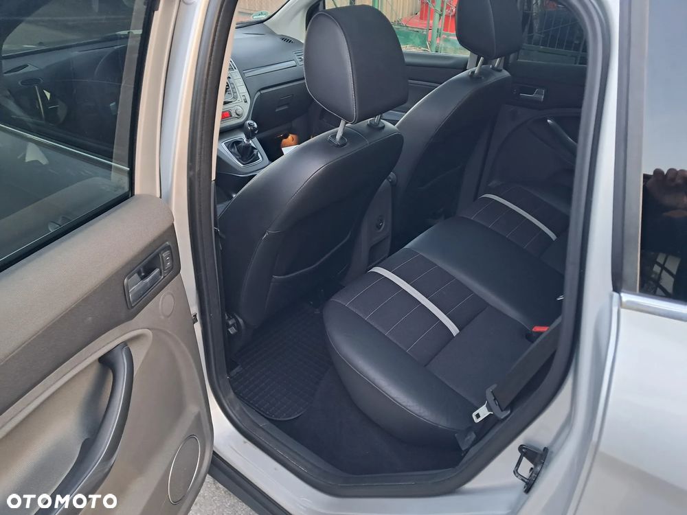 Ford Kuga 2.0 TDCi 2x4 Champions Edition - 17