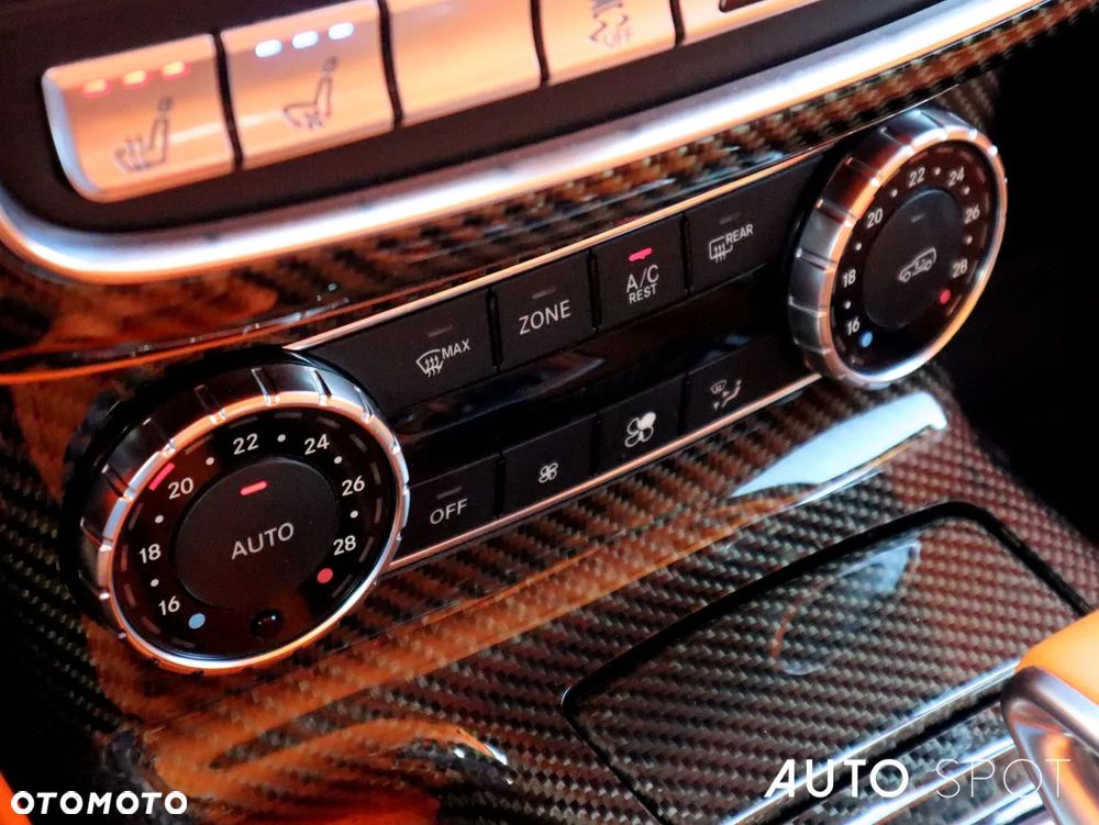 Mercedes-Benz Klasa G 63 AMG AMG SPEEDSHIFT 7G-TRONIC - 35