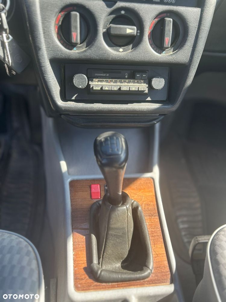 Mercedes-Benz W201 (190) - 2