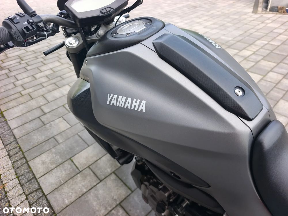 Yamaha MT - 8