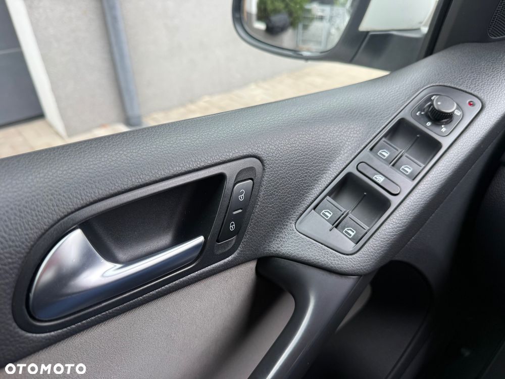 Volkswagen Tiguan - 33