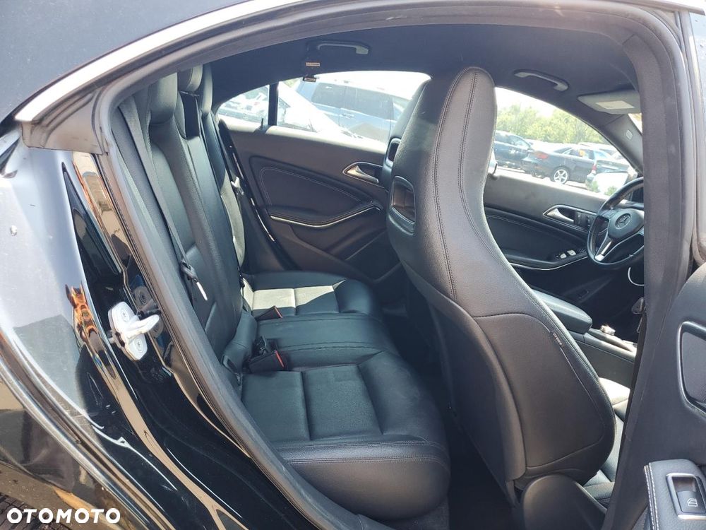 Mercedes-Benz CLA 250 7G-DCT StreetStyle - 11