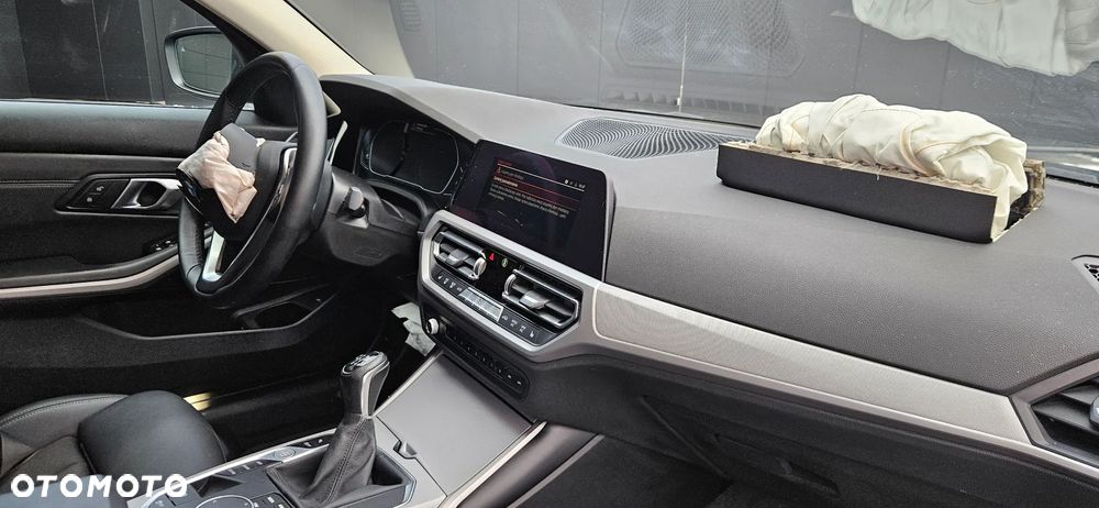 BMW Seria 3 318d Edition Luxury Line Purity - 21