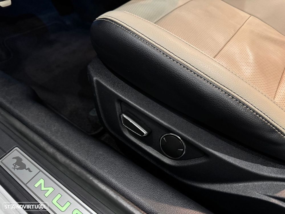 Ford Mustang 2.3i EcoBoost - 54