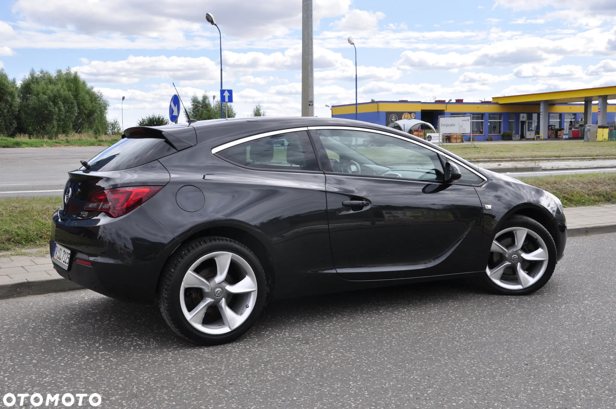 Opel Astra IV GTC 1.6 T Sport - 24