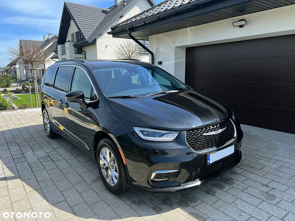 Chrysler Pacifica - 1