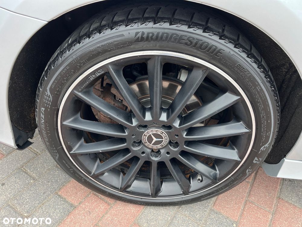 Mercedes-Benz Klasa A 220 4-Matic AMG Line 7G-DCT - 39