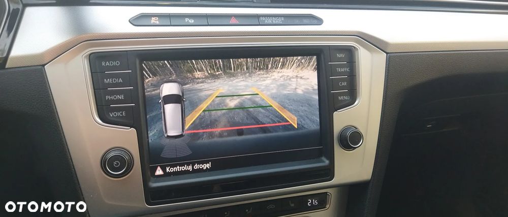 Volkswagen Passat - 25