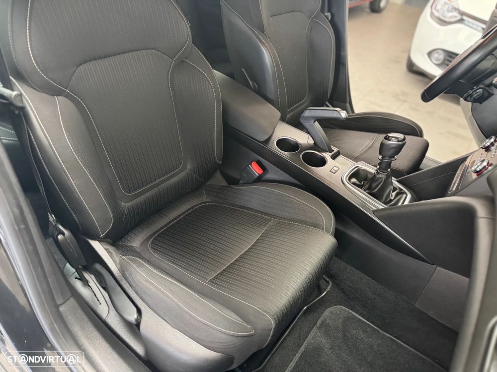 Renault Mégane ENERGY dCi 90 EXPERIENCE - 19