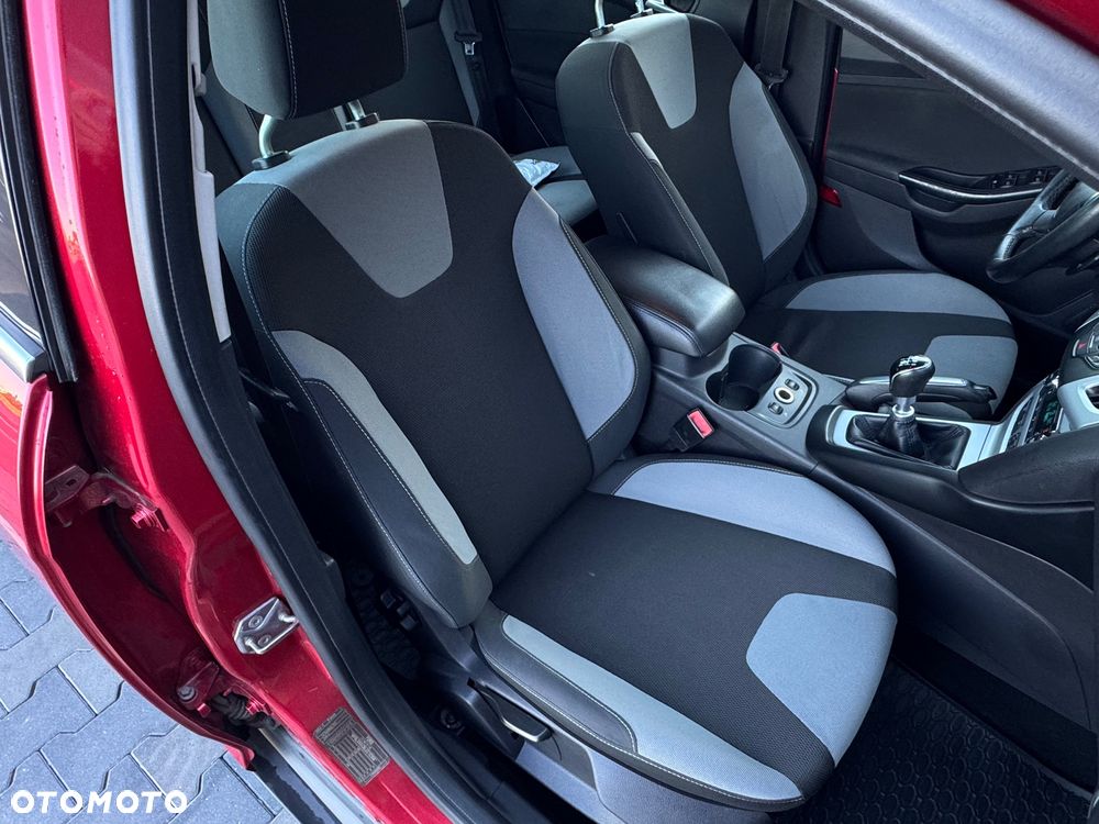 Ford Focus 1.6 TDCi DPF Champions Edition - 28