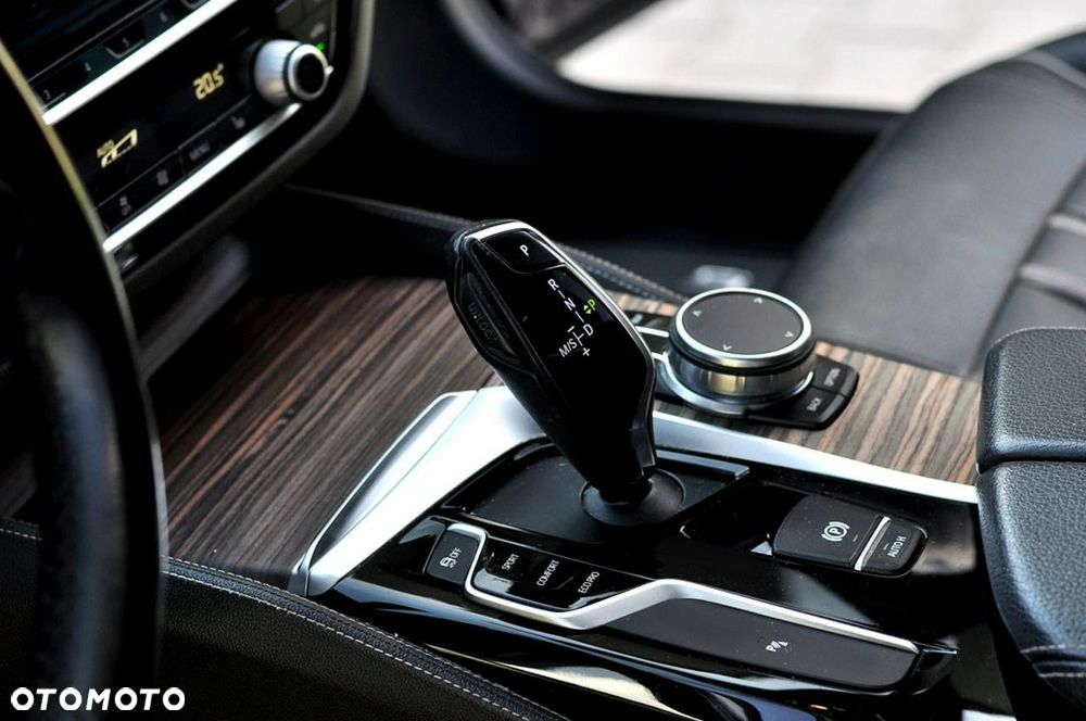 BMW Seria 5 520d Luxury Line sport - 18