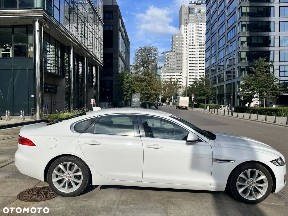 Jaguar XF 2.0 T Prestige - 5