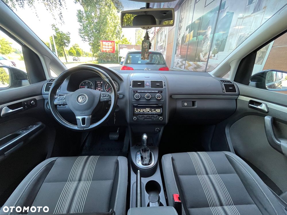 Volkswagen Touran 2.0 TDI DPF BlueMotion Technology DSG MATCH - 11