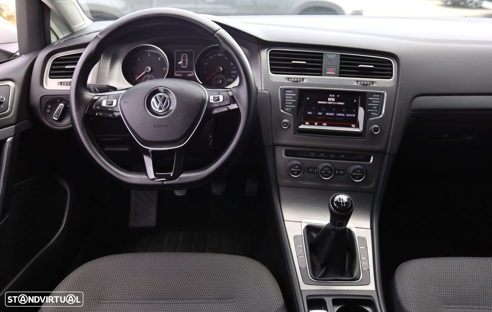 VW Golf 1.6 TDi Confortline - 13