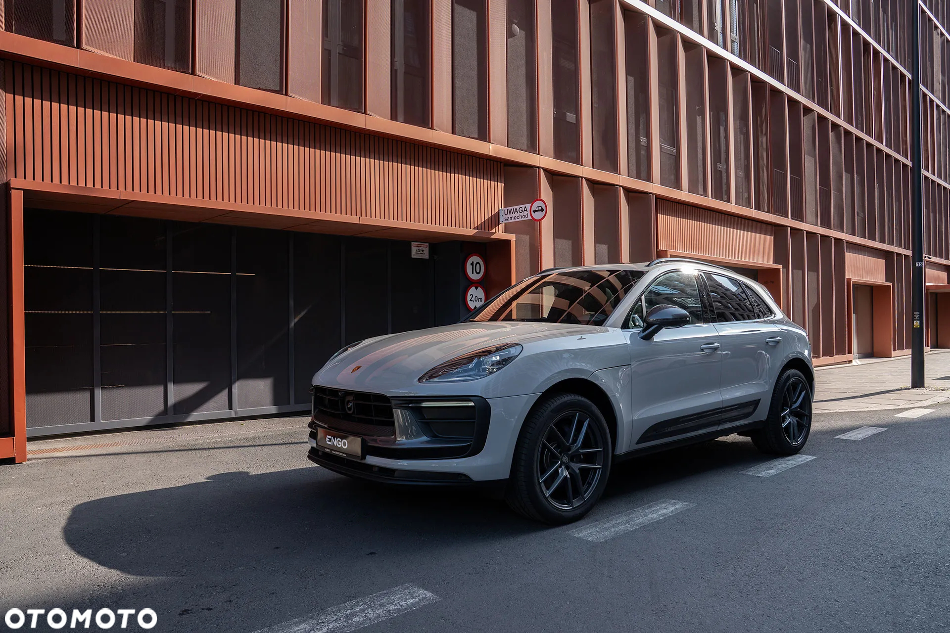Porsche Macan T - 30