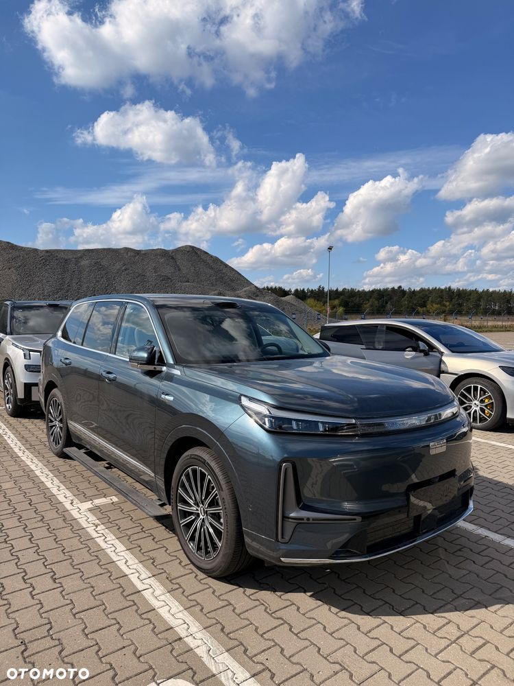 Geely M9 - 12