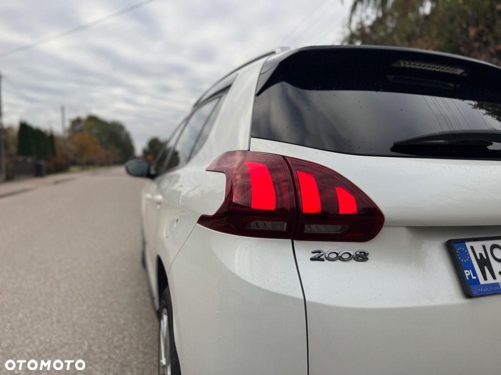 Peugeot 2008 1.2 Pure Tech Style S&S - 5