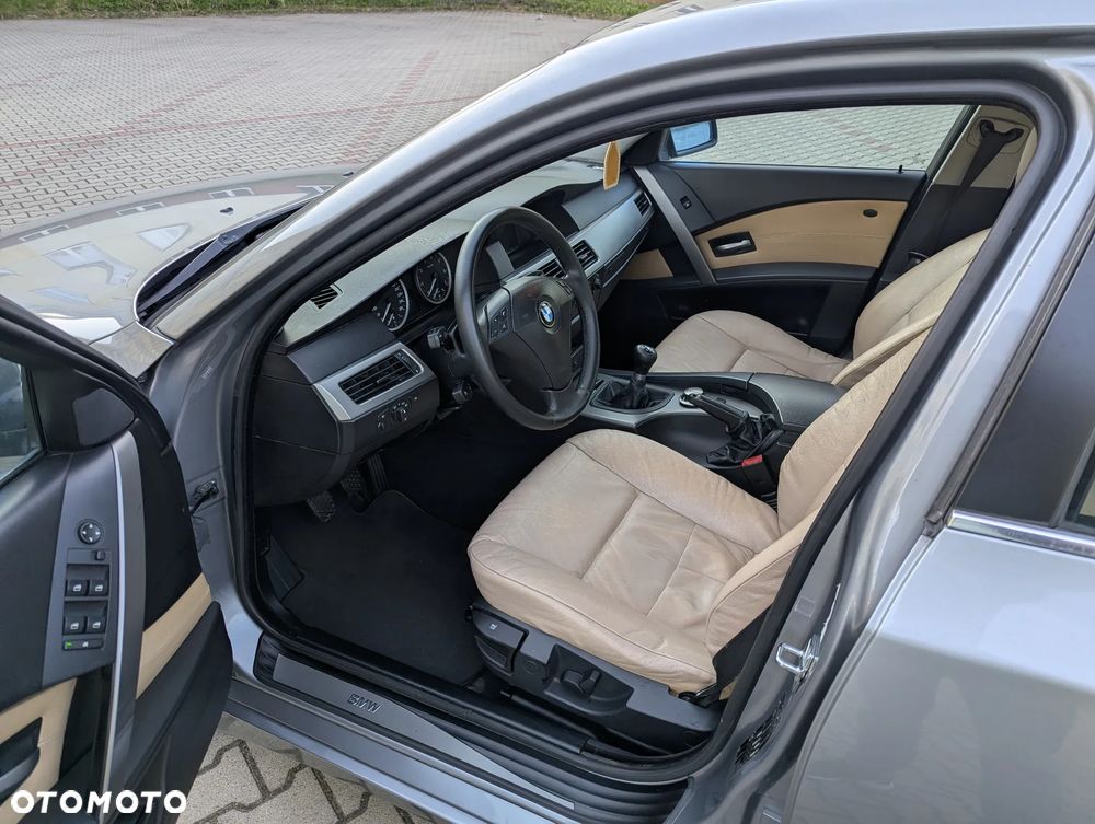 BMW Seria 5 520i Touring Edition Sport - 33
