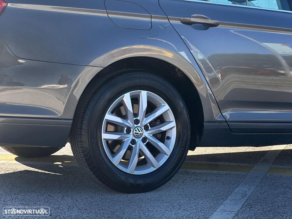 VW Passat Variant 1.6 TDI Confortline DSG - 4