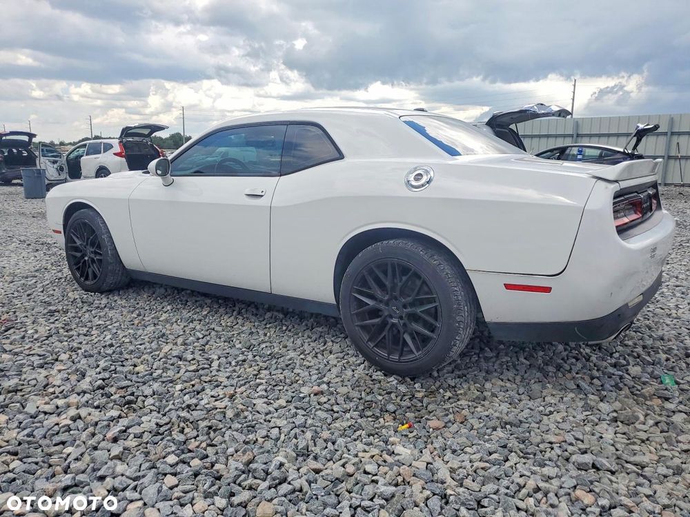 Dodge Challenger - 3