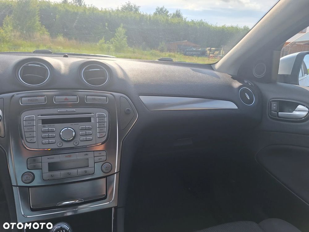 Ford Mondeo 2.0 TDCi Titanium - 21