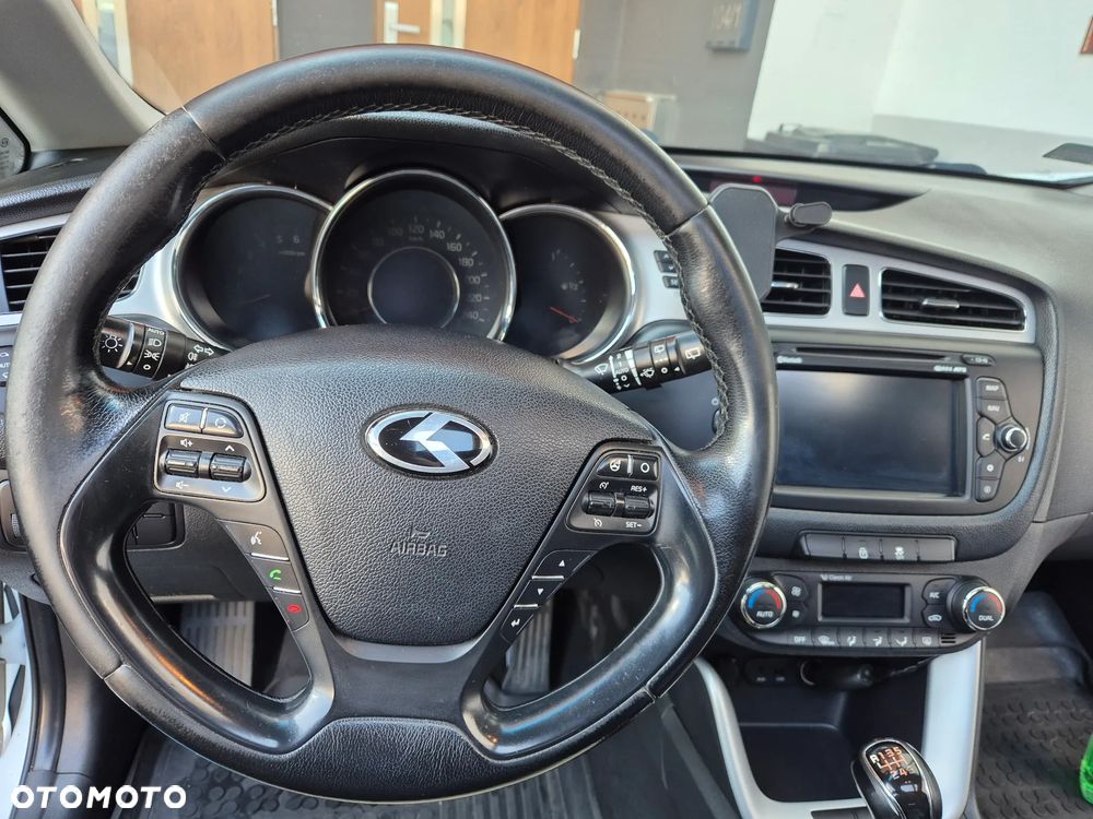Kia Ceed Cee'd 1.6 CRDi M - 11
