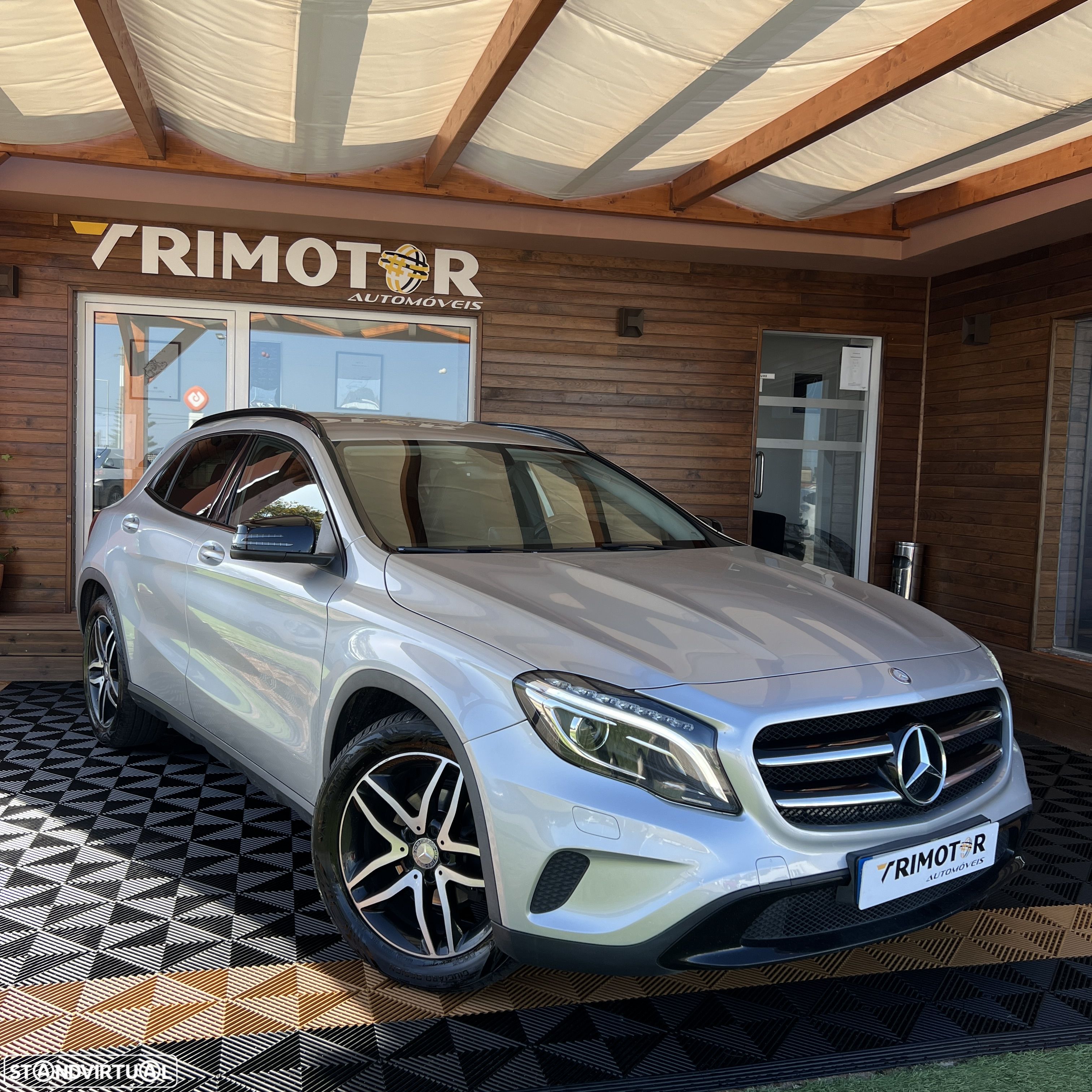 Mercedes-Benz GLA 180 CDi AMG Line - 1