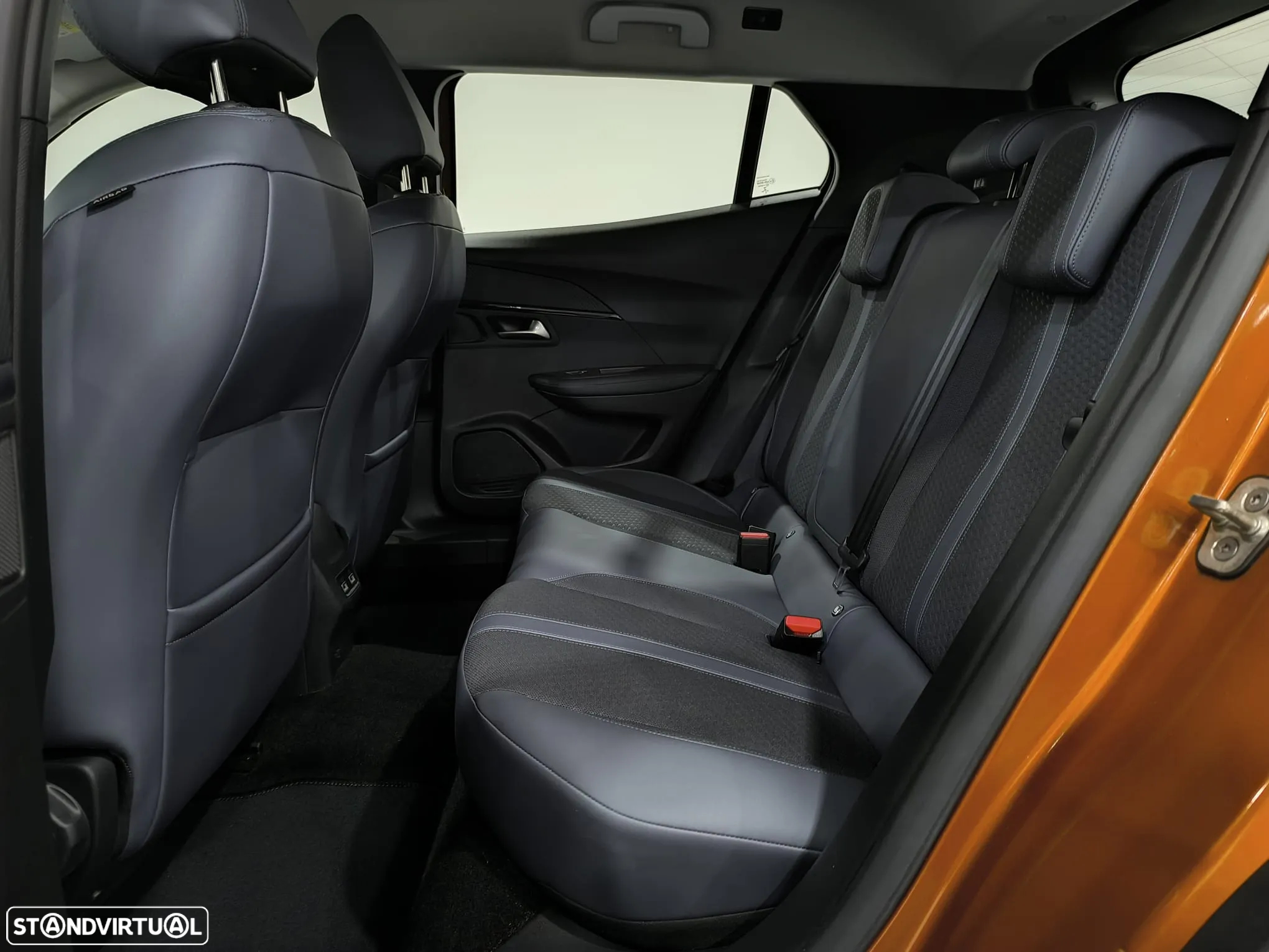 Peugeot 2008 1.2 PureTech Allure - 26