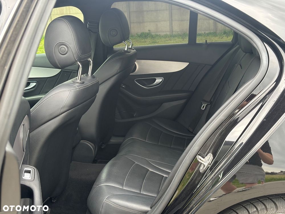 Mercedes-Benz Klasa C 220 d 9G-TRONIC AMG Line - 24