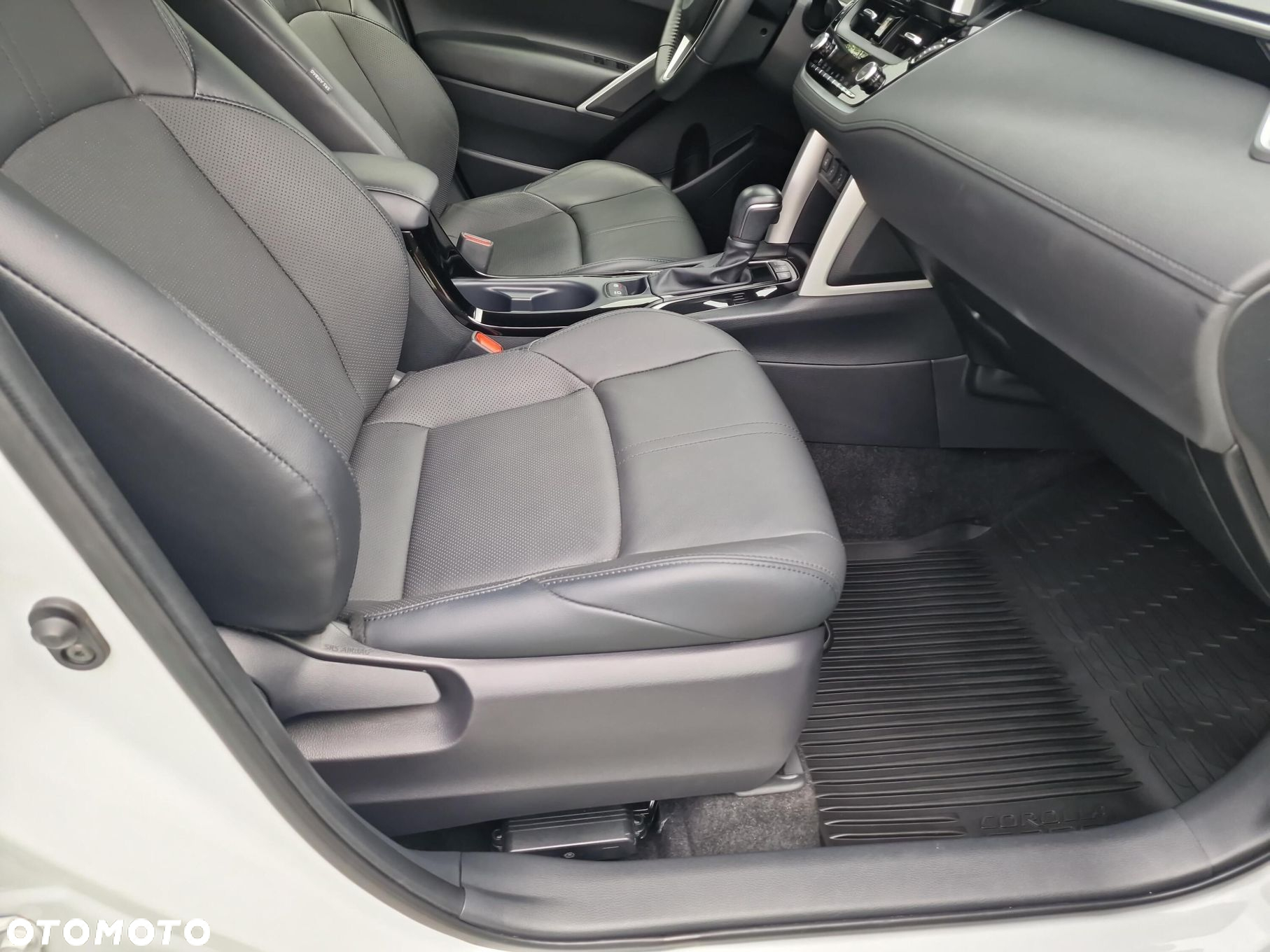 Toyota Corolla Cross - 15
