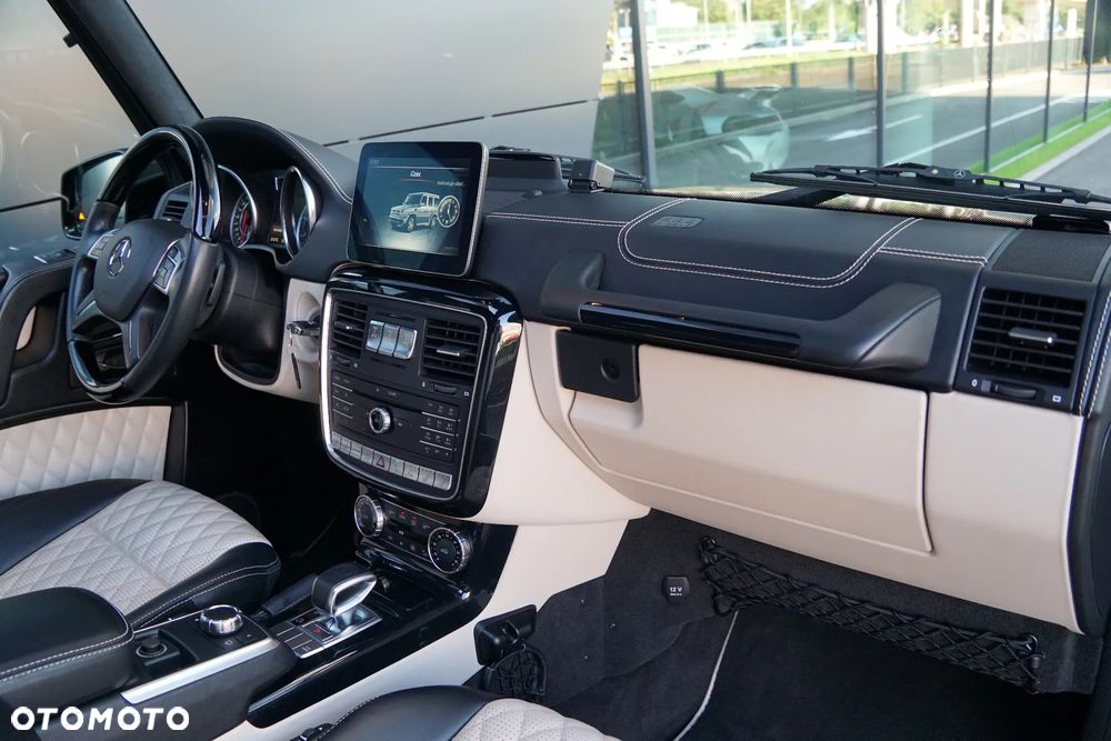 Mercedes-Benz Klasa G AMG 63 AMG SPEEDSHIFT 7G-TRONIC - 29