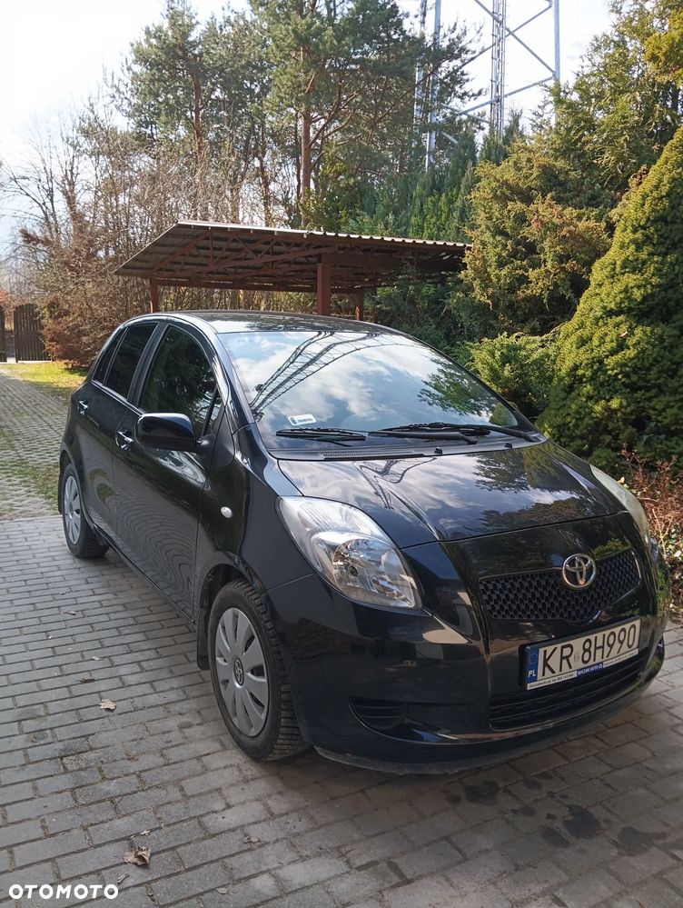 Toyota Yaris - 1