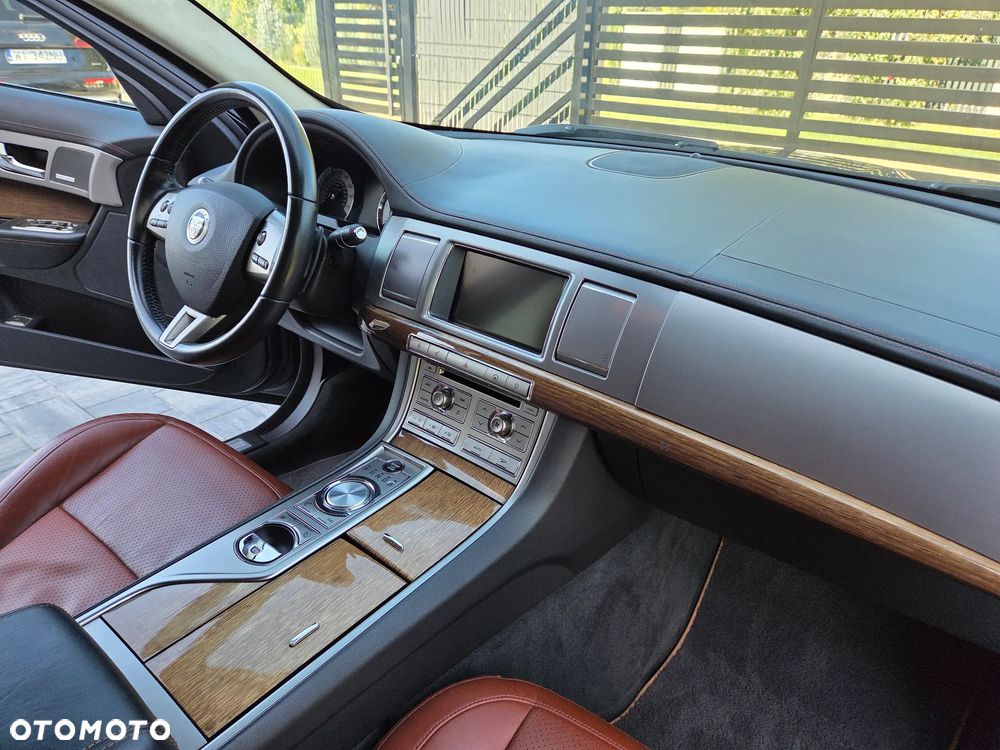 Jaguar XF 3.0 V6 S - 31