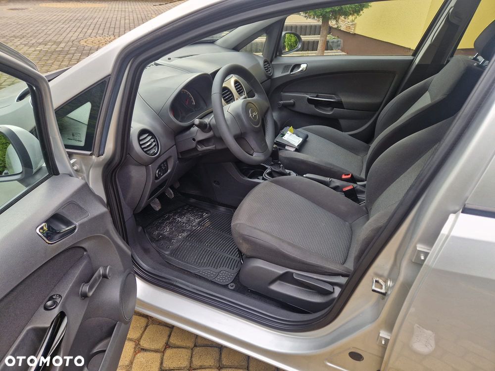 Opel Corsa 1.2 16V Essentia - 7