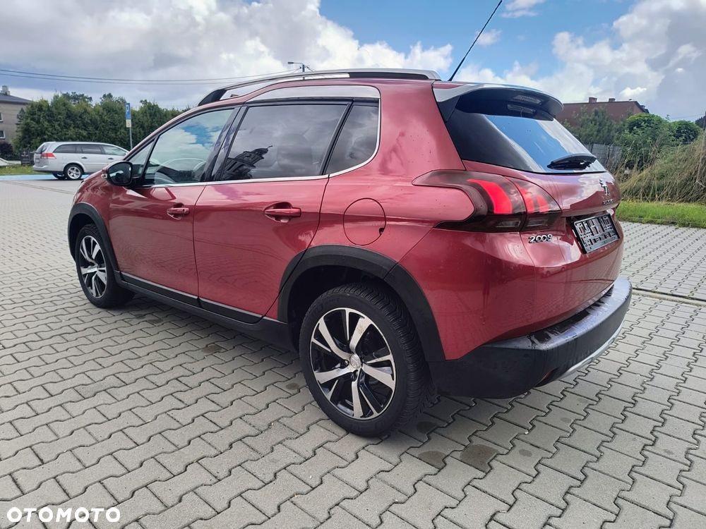 Peugeot 2008 1.2 Pure Tech Allure S&S - 15