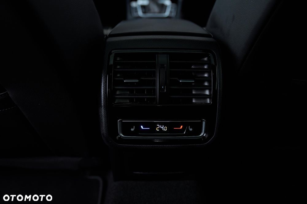 Volkswagen Arteon 2.0 TDI SCR R-Line DSG - 36
