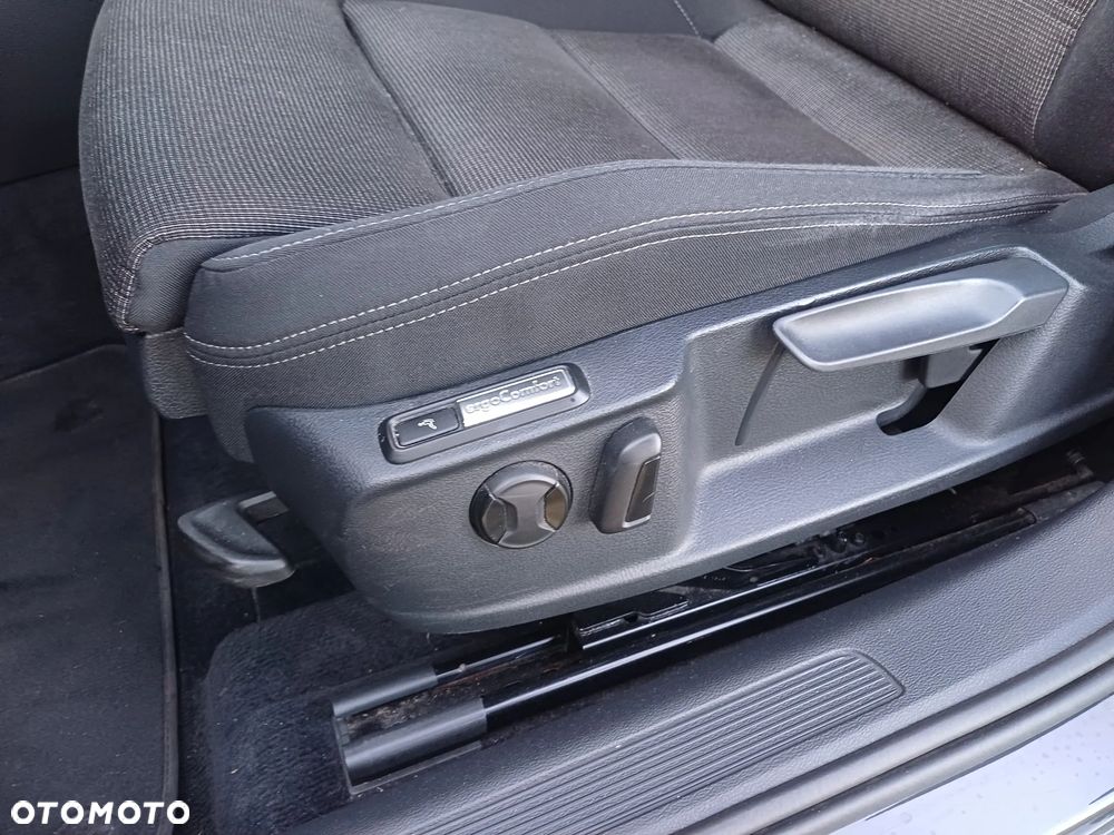 Volkswagen Passat 2.0 TDI SCR DSG Comfortline - 21