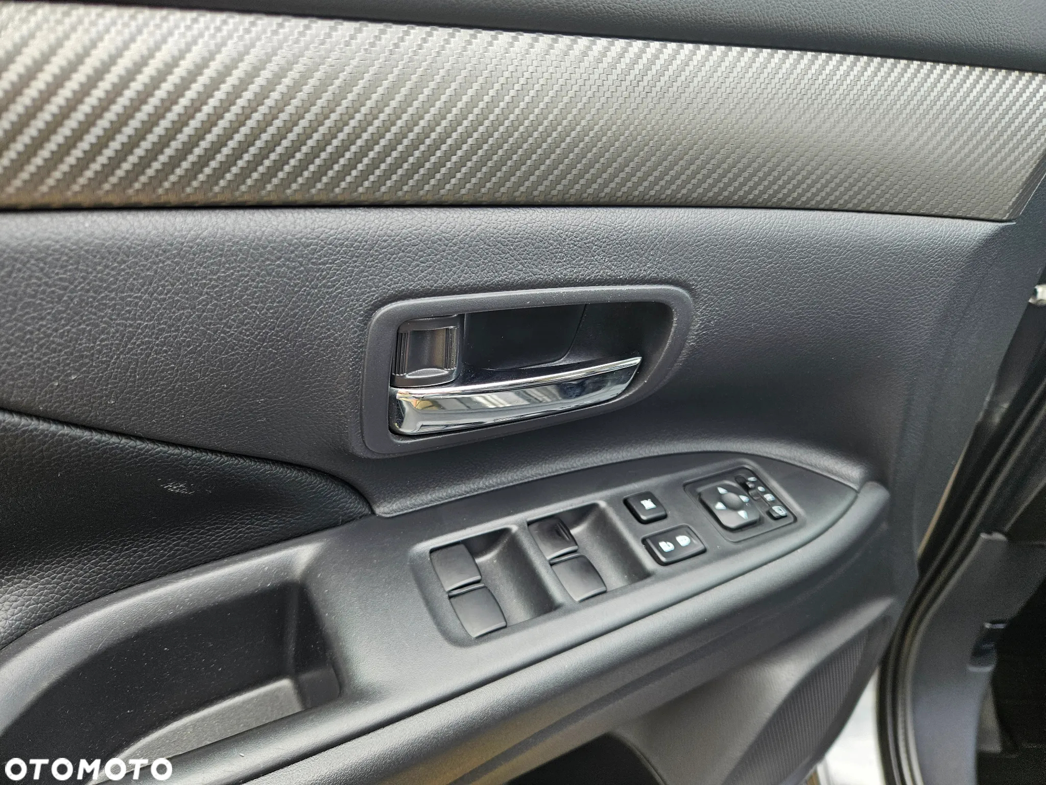 Mitsubishi Outlander 2.0 Intense CVT - 13