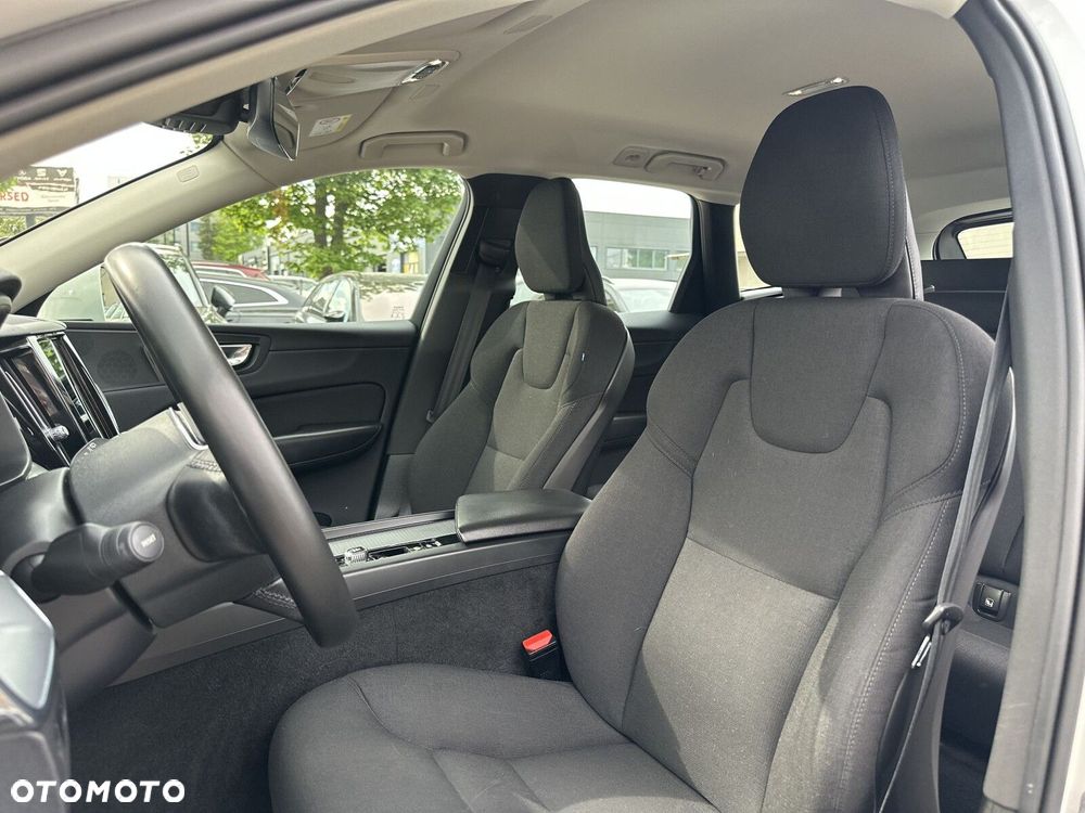 Volvo XC 60 B4 B Momentum - 13